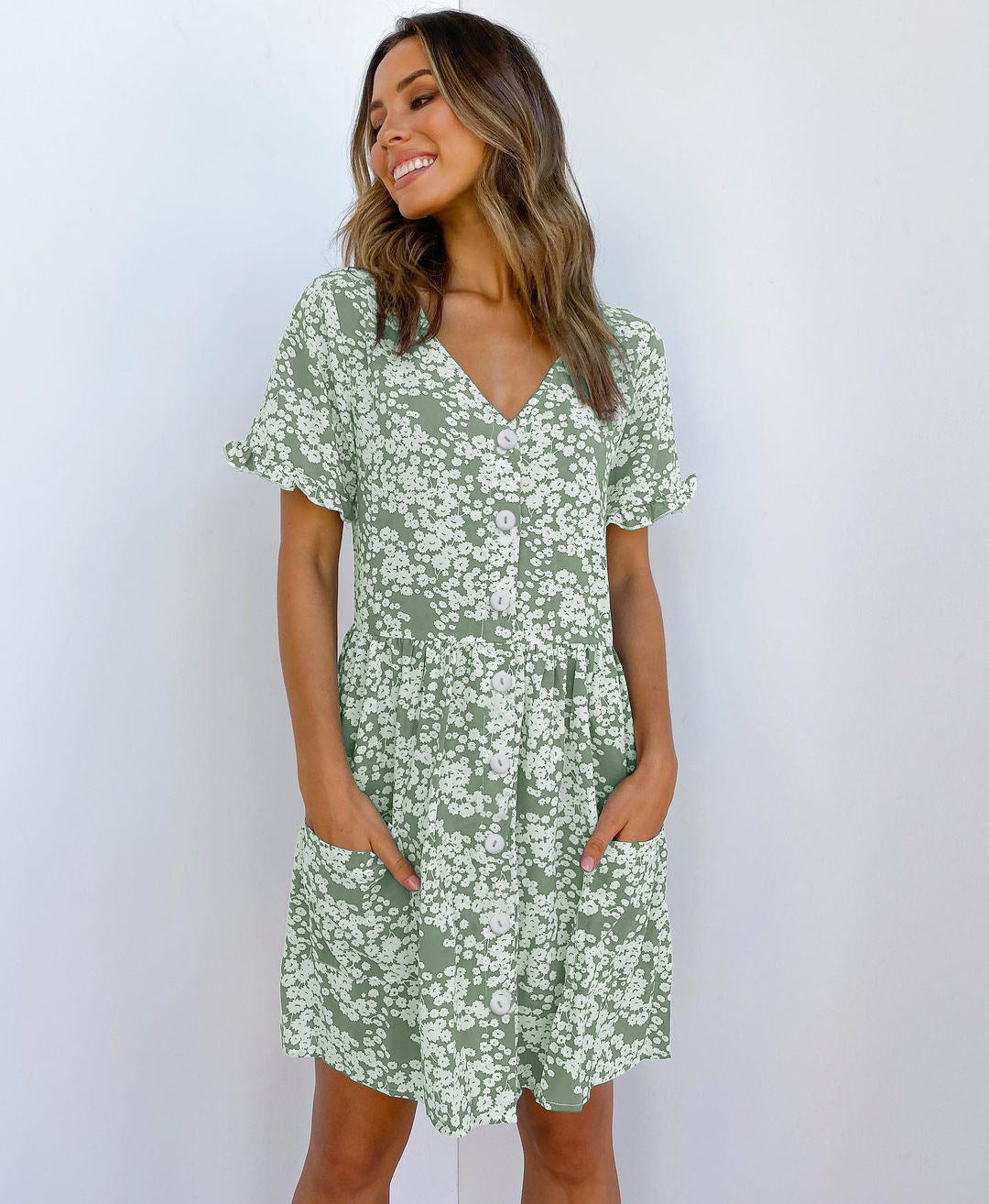 Mini-robe à pois et col en V