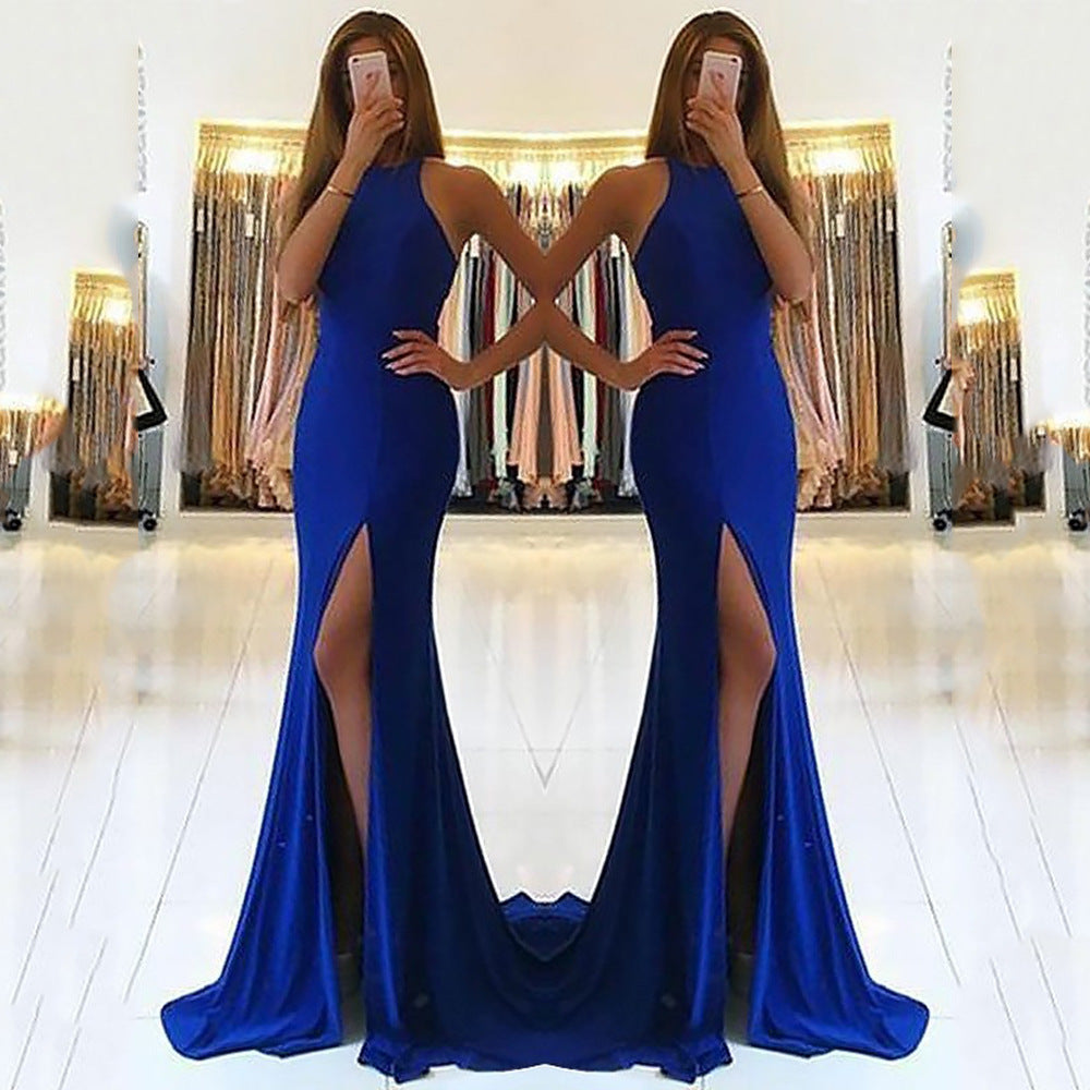 Robe de soirée longue en maille ajourée à col licou