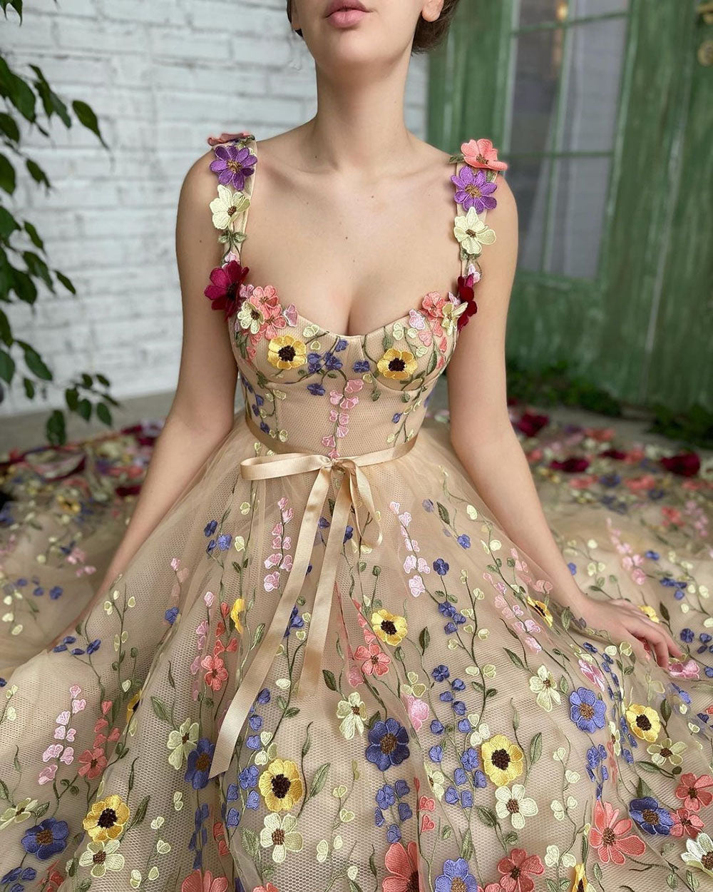 Robe de mariée bustier en dentelle florale 3D