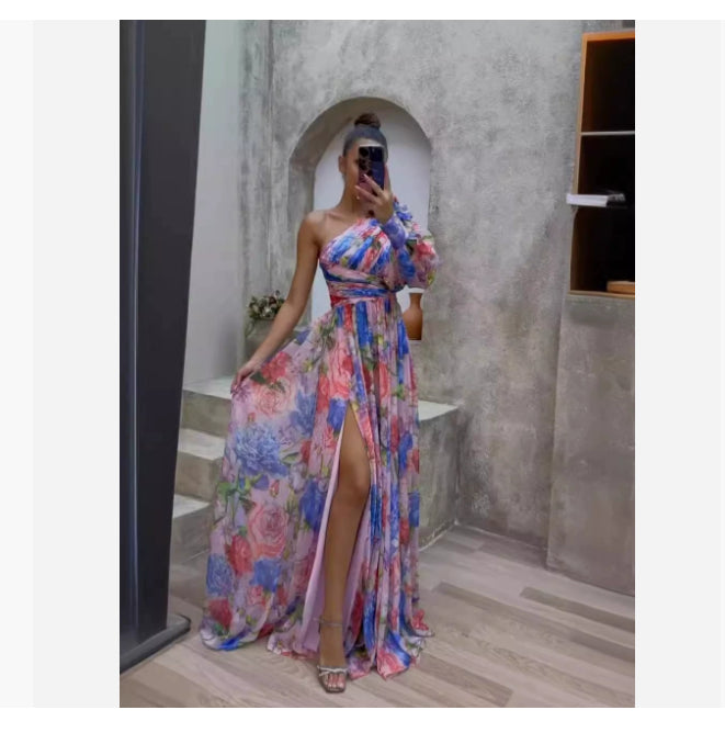 Robe longue fendue à imprimé floral et à une épaule