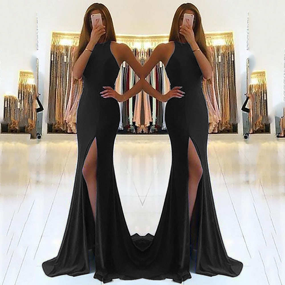 Robe de soirée longue en maille ajourée à col licou