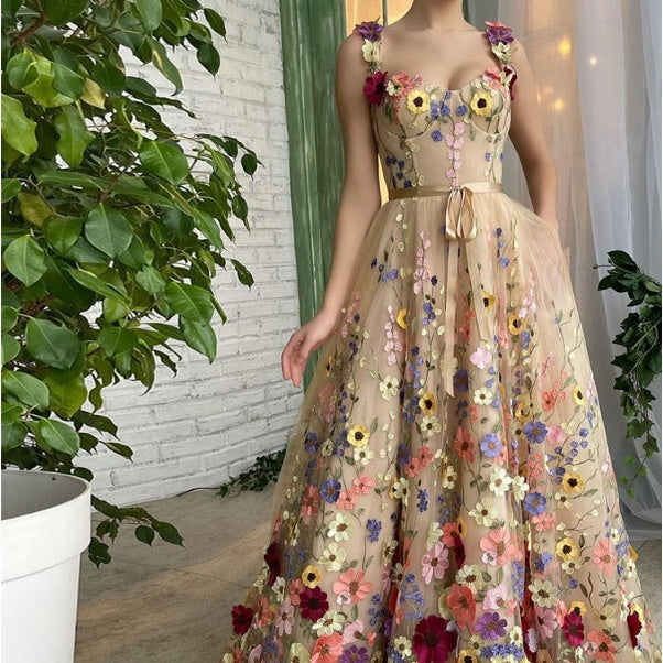 Robe de mariée bustier en dentelle florale 3D