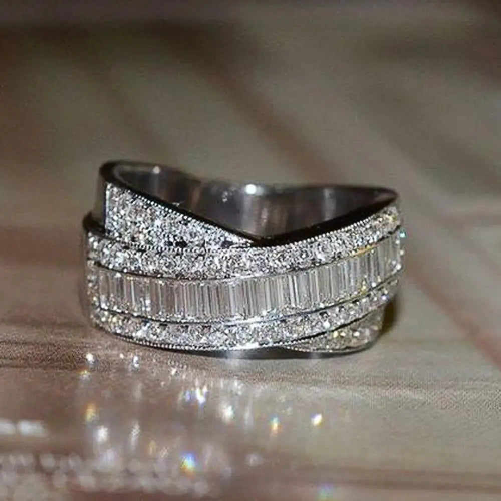 Bagues de fiançailles Huitan brillantes et fantaisie en forme de croix pour femmes avec design spécial cristal carré zircon bijoux de mode de mariage