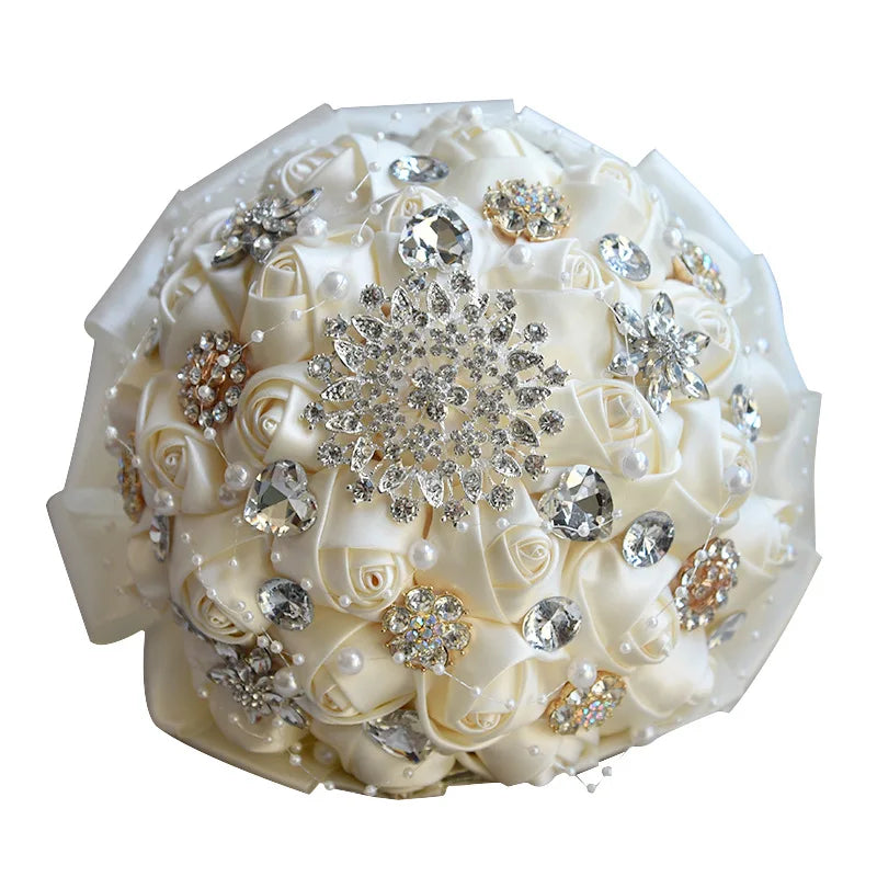 Bouquet de lancer rond avec broche bling — Fleurs de mariage pour la mariée et les demoiselles d'honneur