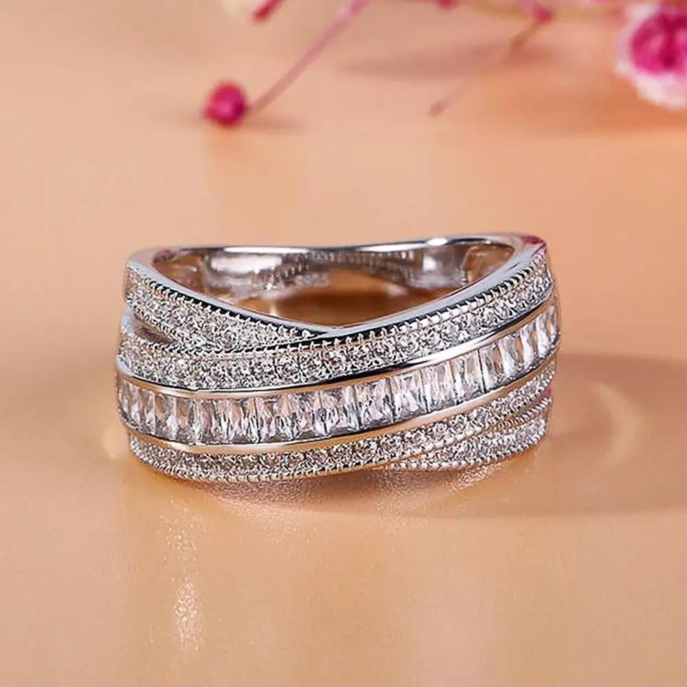 Bagues de fiançailles Huitan brillantes et fantaisie en forme de croix pour femmes avec design spécial cristal carré zircon bijoux de mode de mariage