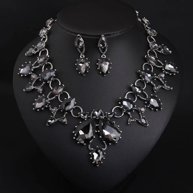 Parure de mariée collier et boucles d'oreilles en verre et pierres — Bijoux de mariage plaqué or