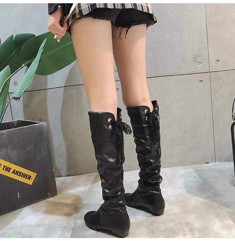 Chaussures Femme 2022 Printemps Bottes Hautes au Genou Rouge Noir Blanc Bottes Hautes Femme Plissées Talon Bas Décontracté Cuir Chaussures Longues Femme