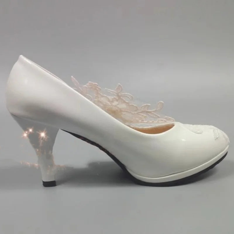 Printemps, bout rond, imperméables, plateformes, lacets, strass, talons bas, chaussures de mariée, talons aiguilles fins, chaussures habillées, grandes tailles pour femmes
