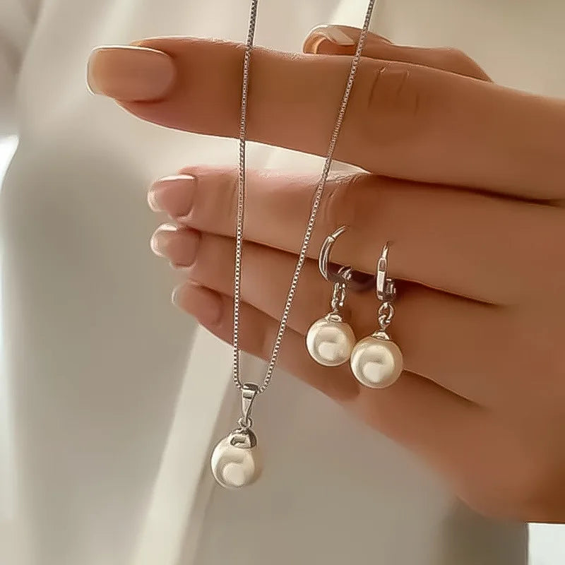 Parure collier et boucles d'oreilles de mariée perles et strass — 3 pièces