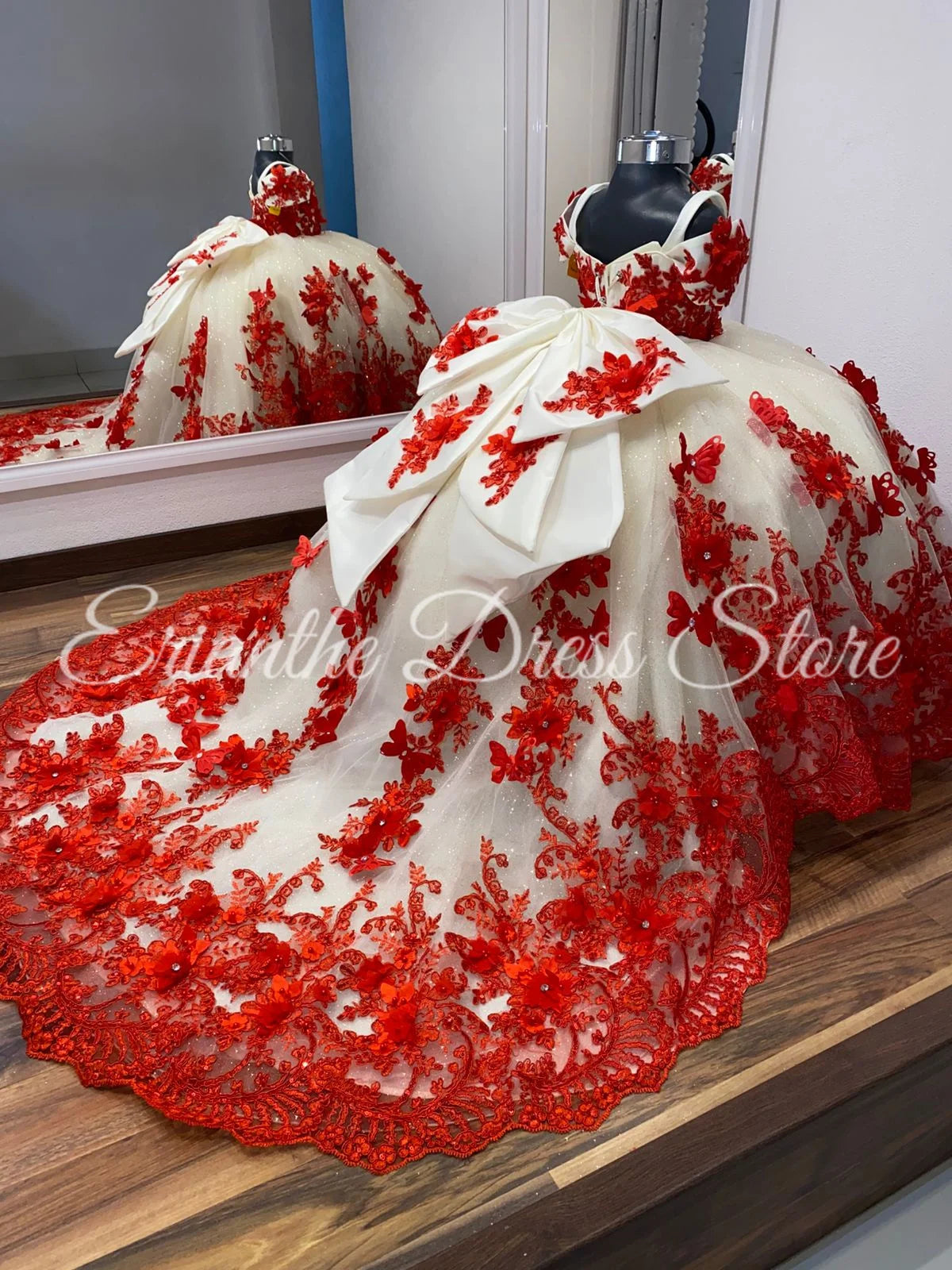 Robe de demoiselle d'honneur luxueuse en tulle gonflé avec nœud élégant pour fête d'anniversaire d'enfant, première communion, robe de bal sur mesure