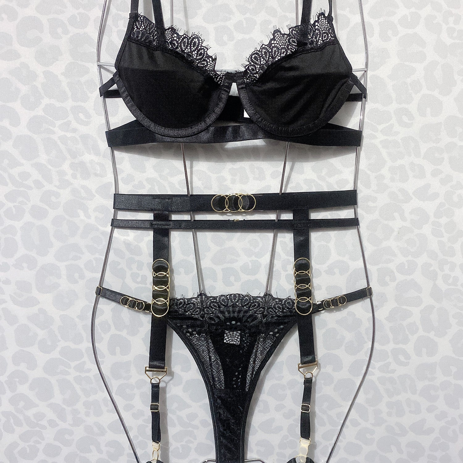 Brskbzda Nouvelle Lingerie Fine Sexy en Dentelle pour Femmes Soutien-Gorge et Culotte 4 Pièces avec Jarretelles Ensemble de Lingerie Érotique de Luxe Sans Couture