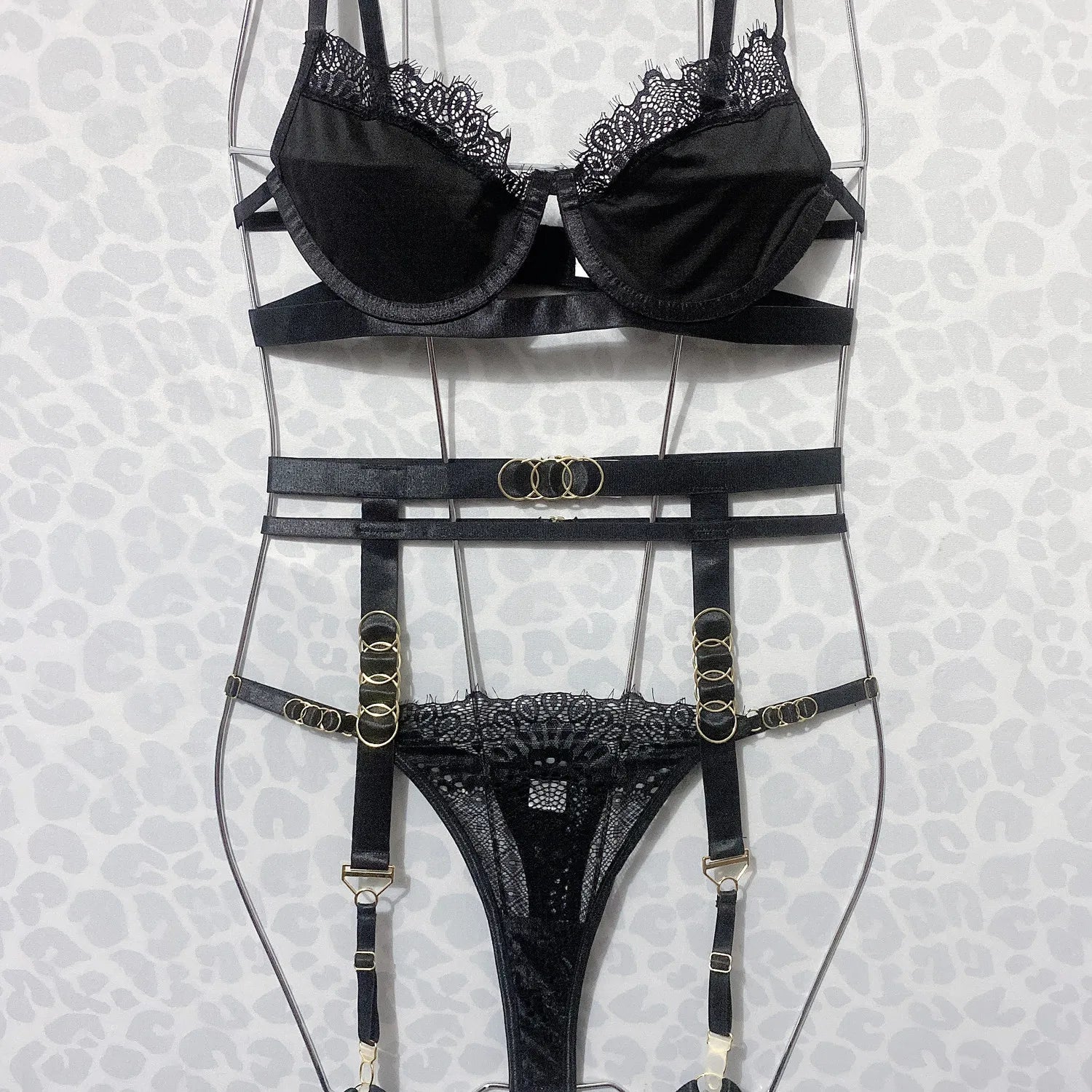 Brskbzda Nouvelle Lingerie Fine Sexy en Dentelle pour Femmes Soutien-Gorge et Culotte 4 Pièces avec Jarretelles Ensemble de Lingerie Érotique de Luxe Sans Couture