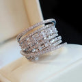 Bague multicouche en zircone brillante Huitan, bijou de luxe pour femmes, parfait pour les mariages et les fêtes, accessoire élégant pour les doigts.