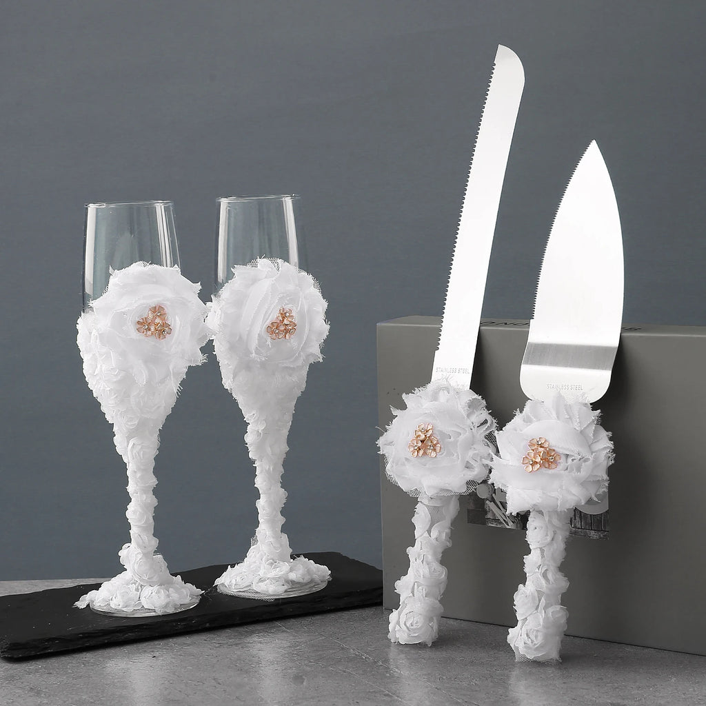 Ensemble de quatre pièces de vaisselle de mariage de style occidental avec gobelets, cadeaux de témoins pour les mariés, verres à vin