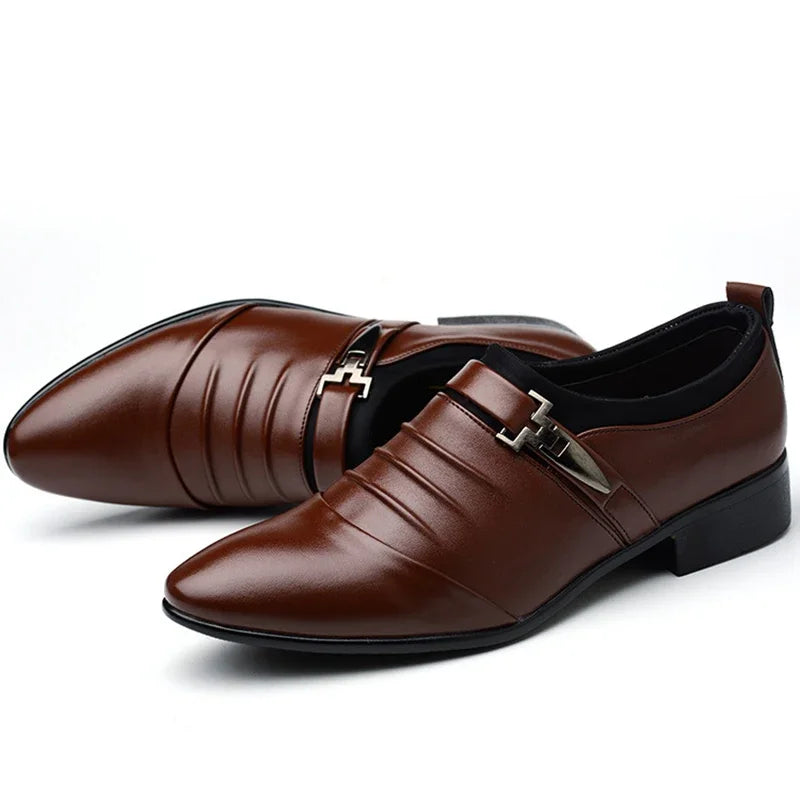Chaussures habillées classiques pour hommes Chaussures à enfiler en cuir PU pour hommes Grande taille Bout pointu Affaires Décontracté Chaussures de cérémonie pour hommes pour mariage 2024