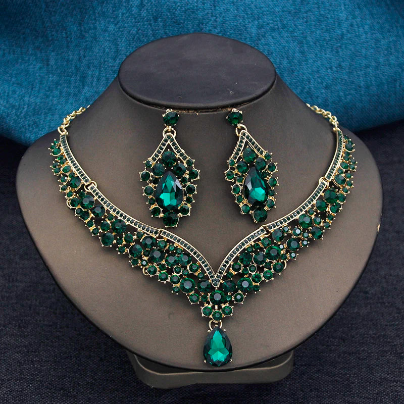 Parure de bijoux de mariée Couronne de princesse — Collier, boucles d'oreilles et couronne