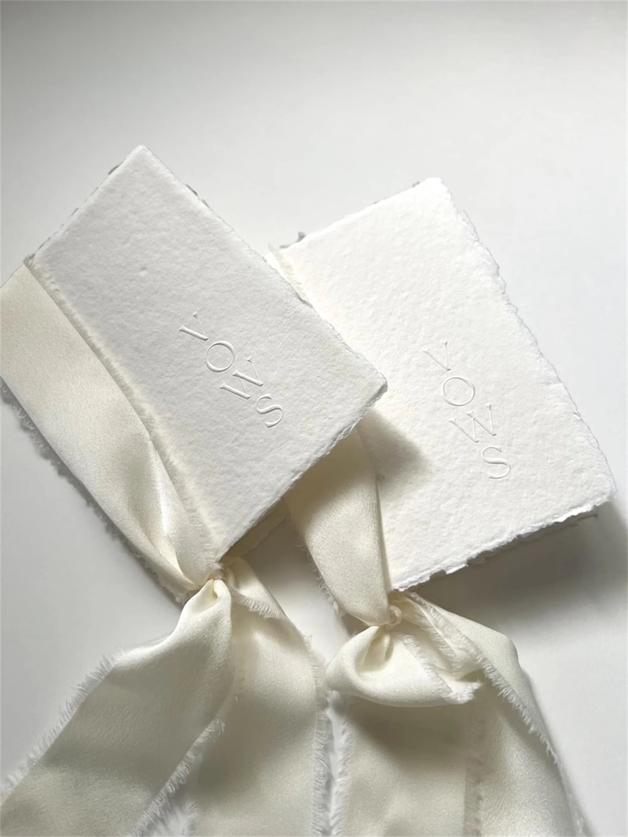 Vow Books, Livrets de vœux en papier fait main, Livrets de vœux de mariage minimalistes, Livrets de vœux imprimés au typographe, Livrets de vœux de mariage | Lot de 2