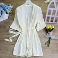 Robe de Mariée Blanche du Matin Peignoir à Dentelle Kimono Femme Élégant Vêtement de Nuit Col V Lingerie Intime en Satin