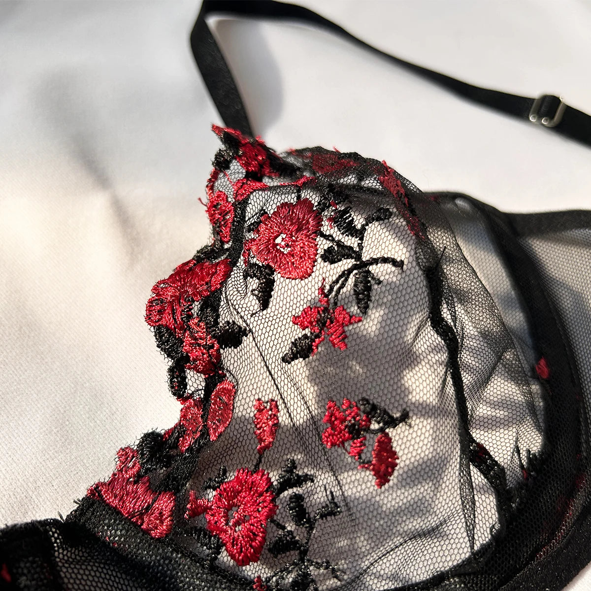 Ensemble de lingerie sexy fantaisie en dentelle érotique pour femme, 2 pièces, sous-vêtements transparents brodés, soutien-gorge et culotte érotiques magnifiques