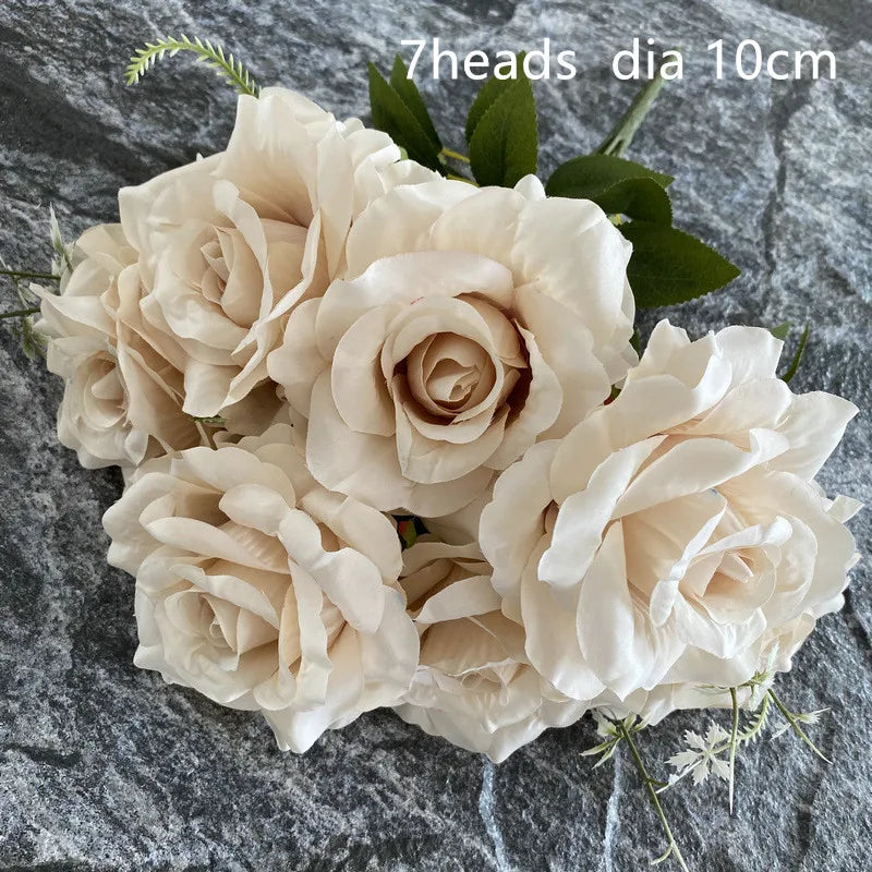 Décor romantique d'allée et de salle avec roses artificielles — Rose poudré, blush et plus