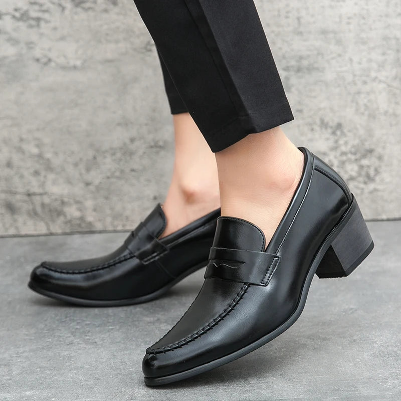 Chaussures habillées rétro à talons hauts pour homme, marque de luxe, chaussures de mariage pointues pour marié, chaussures de ville décontractées en cuir pour homme