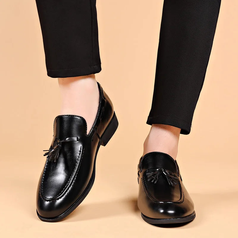 Chaussures Habillées Homme Designer 2025 Nouvelles Chaussures d'Affaires Homme à Enfiler Cuir Bout Pointu Décontractées Zapatos Para Hombres