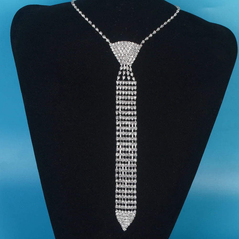 Collier cravate flèche strass — Accessoire de mariage nuptial