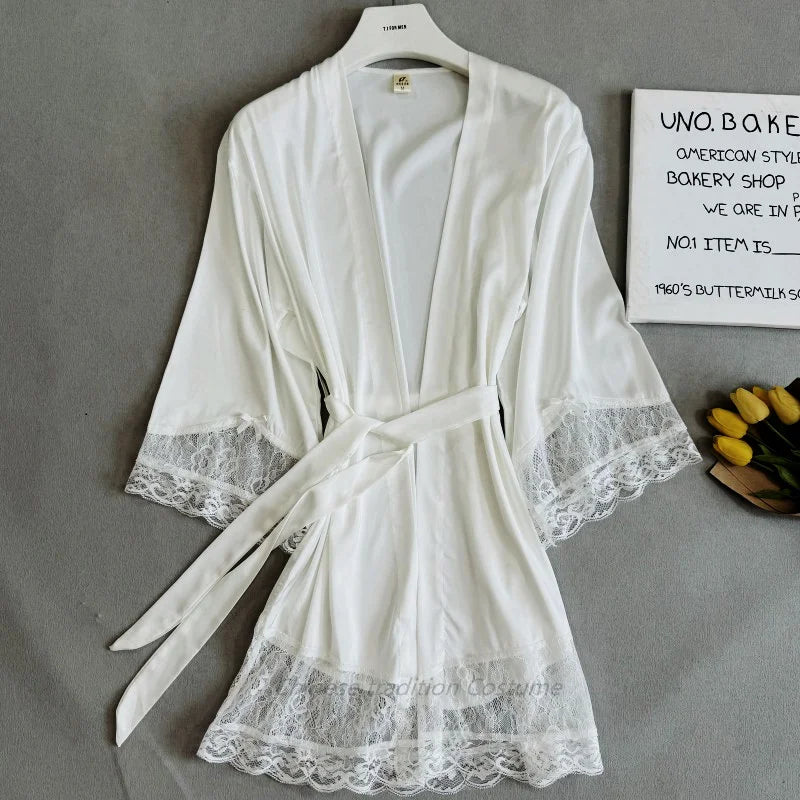 Robe de Mariée Blanche du Matin Peignoir à Dentelle Kimono Femme Élégant Vêtement de Nuit Col V Lingerie Intime en Satin