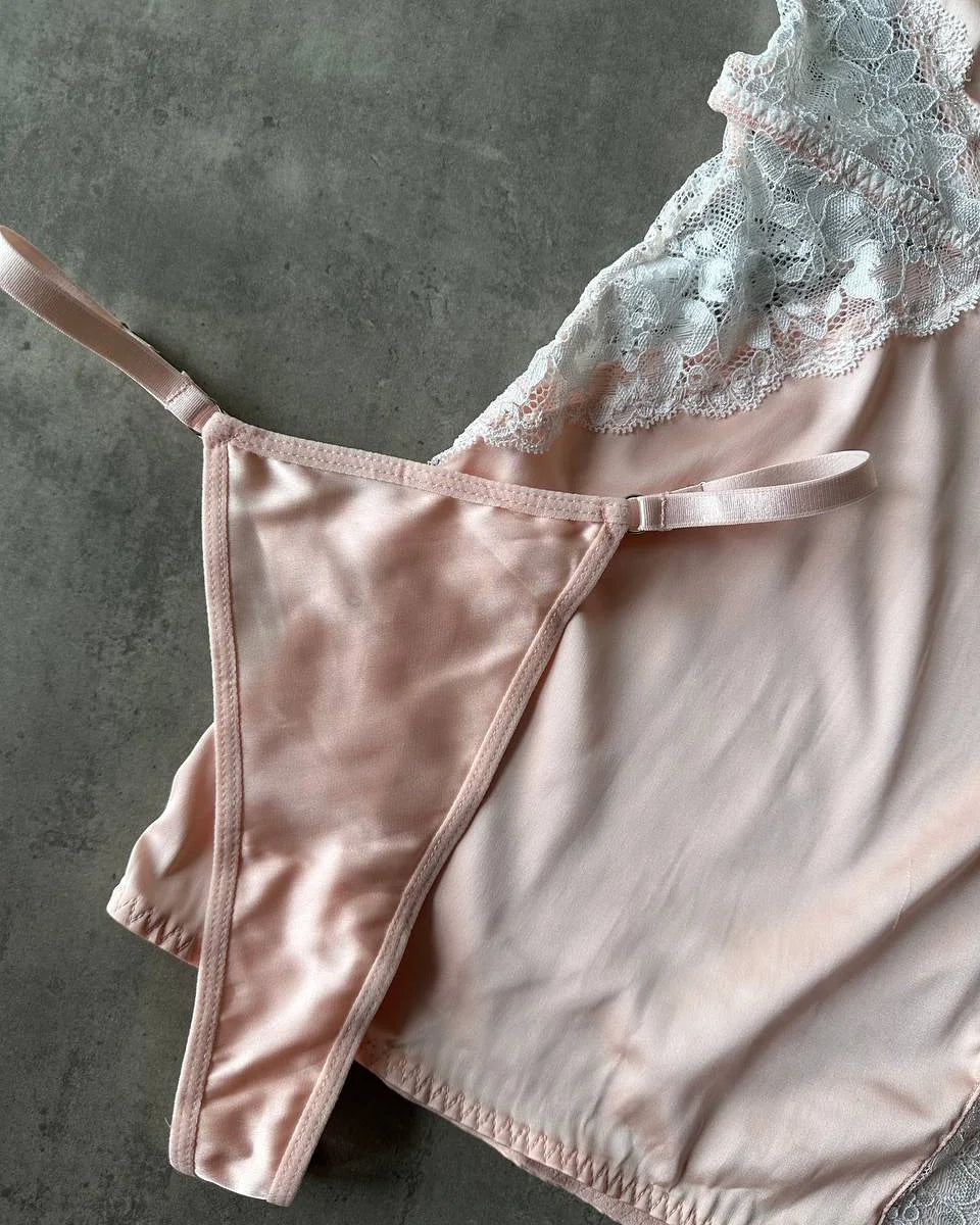 Ellolace Robe en satin sexy à col en V profond Lingerie sexy en dentelle patchwork fendue Robe de nuit sissy Robe nuisette en soie pour femmes