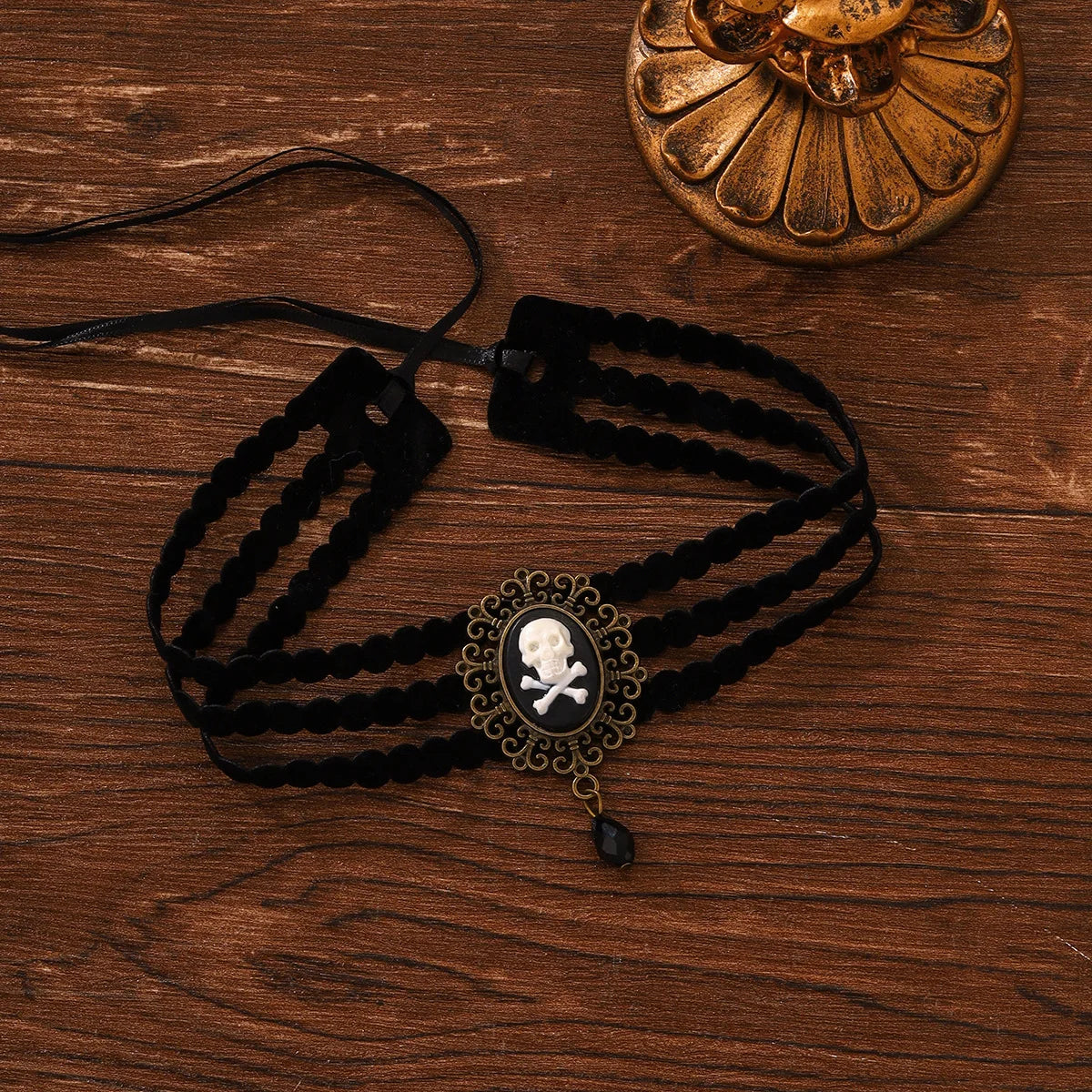 Collier ras-du-cou « rose épanouie en dentelle gothique » — style Lolita