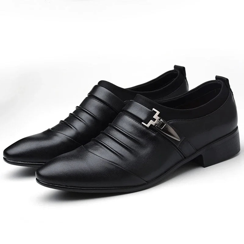 Chaussures habillées classiques pour hommes Chaussures à enfiler en cuir PU pour hommes Grande taille Bout pointu Affaires Décontracté Chaussures de cérémonie pour hommes pour mariage 2024