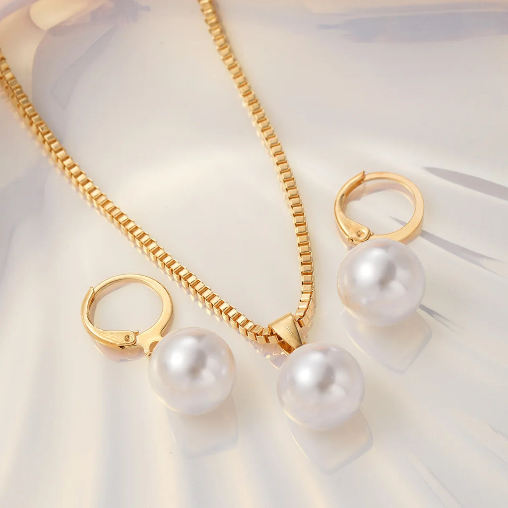 Parure collier et boucles d'oreilles de mariée perles et strass — 3 pièces