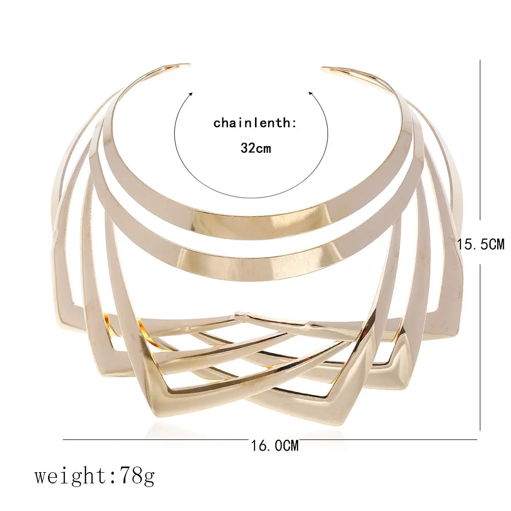 Collier ras du cou gothique — Modèle court d'inspiration africaine