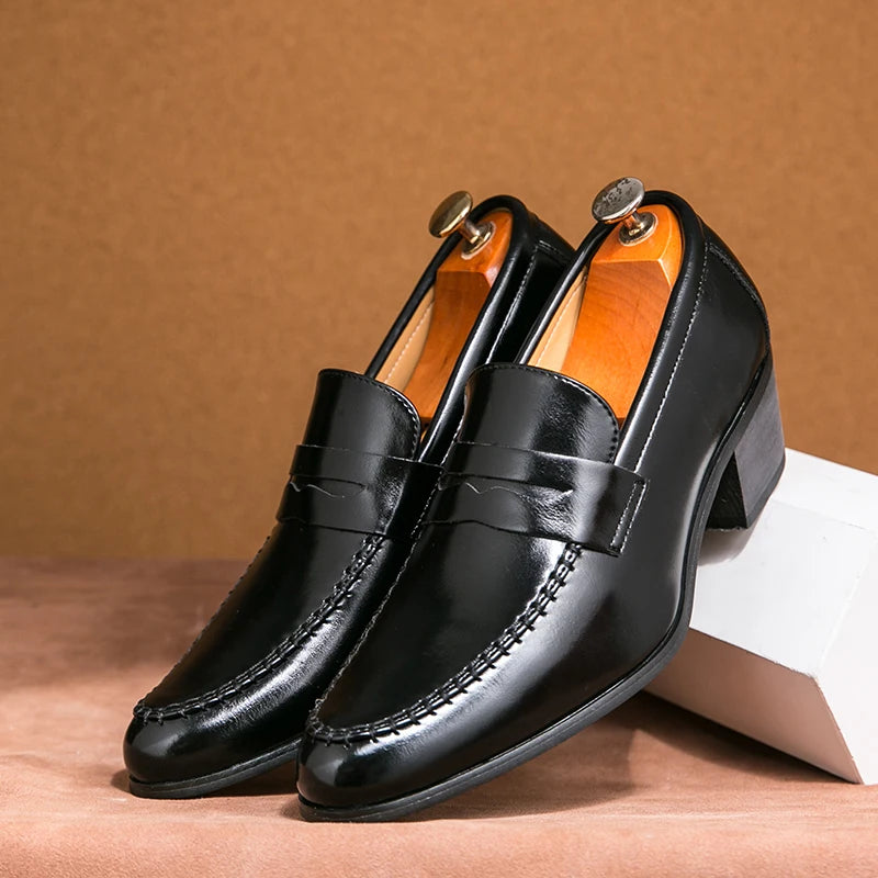 Chaussures habillées rétro à talons hauts pour homme, marque de luxe, chaussures de mariage pointues pour marié, chaussures de ville décontractées en cuir pour homme