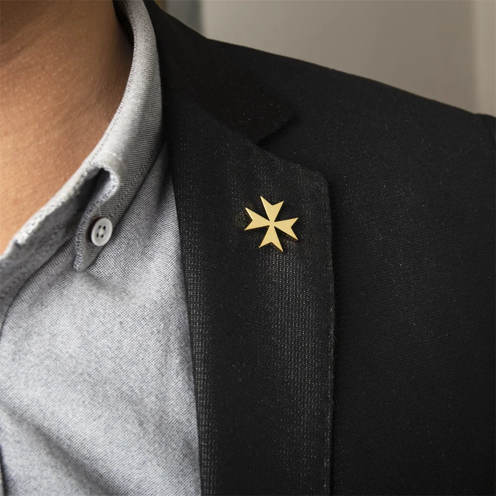 Broches tendance Malte en acier inoxydable pour hommes, broche de col de chemise à fermoir croisé, bijoux de mariage pour le marié, cadeaux pour le témoin.