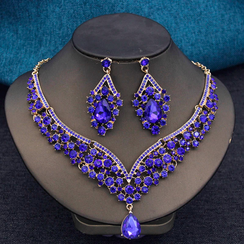 Parure de bijoux de mariée Couronne de princesse — Collier, boucles d'oreilles et couronne