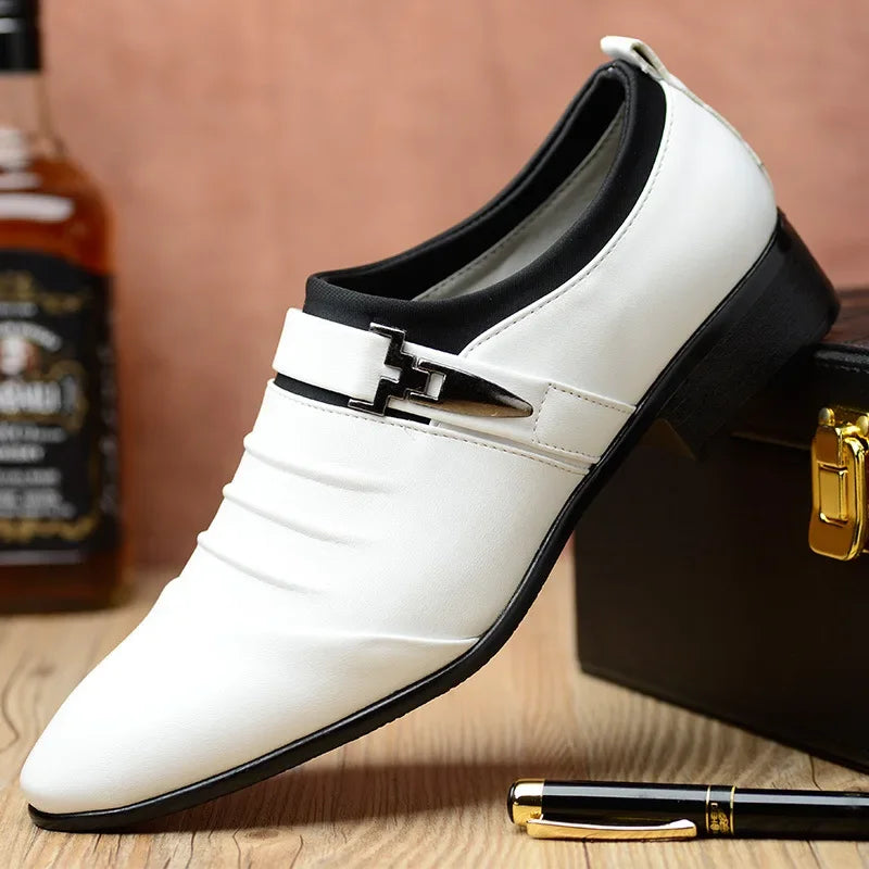Chaussures habillées classiques pour hommes Chaussures à enfiler en cuir PU pour hommes Grande taille Bout pointu Affaires Décontracté Chaussures de cérémonie pour hommes pour mariage 2024