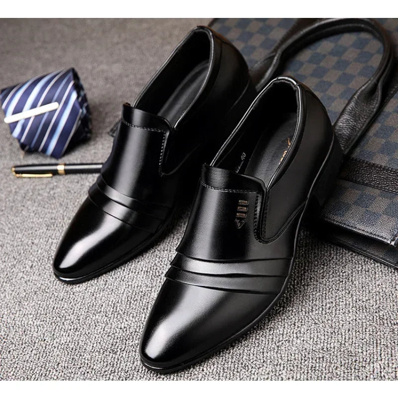 Chaussures habillées pour hommes en cuir PU, mocassins d'affaires tendance pour hommes, chaussures noires pointues Oxford respirantes pour mariage formel