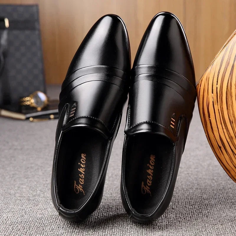 Chaussures habillées pour hommes en cuir PU, mocassins d'affaires tendance pour hommes, chaussures noires pointues Oxford respirantes pour mariage formel