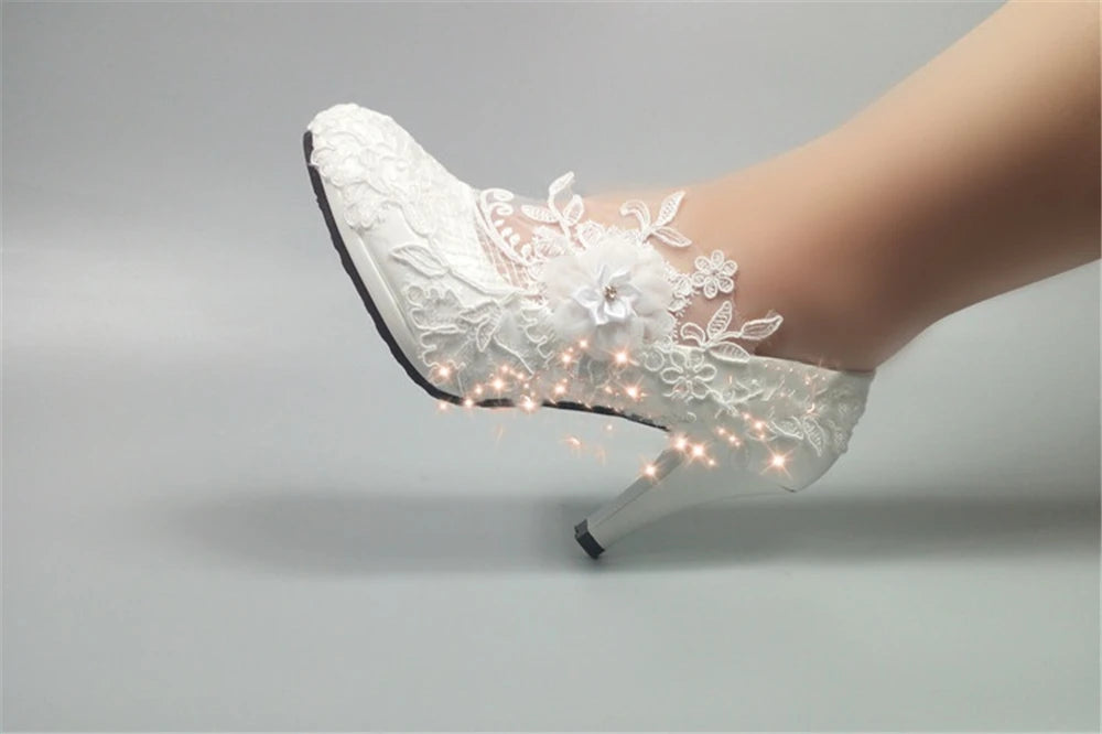 Printemps, bout rond, imperméables, plateformes, lacets, strass, talons bas, chaussures de mariée, talons aiguilles fins, chaussures habillées, grandes tailles pour femmes