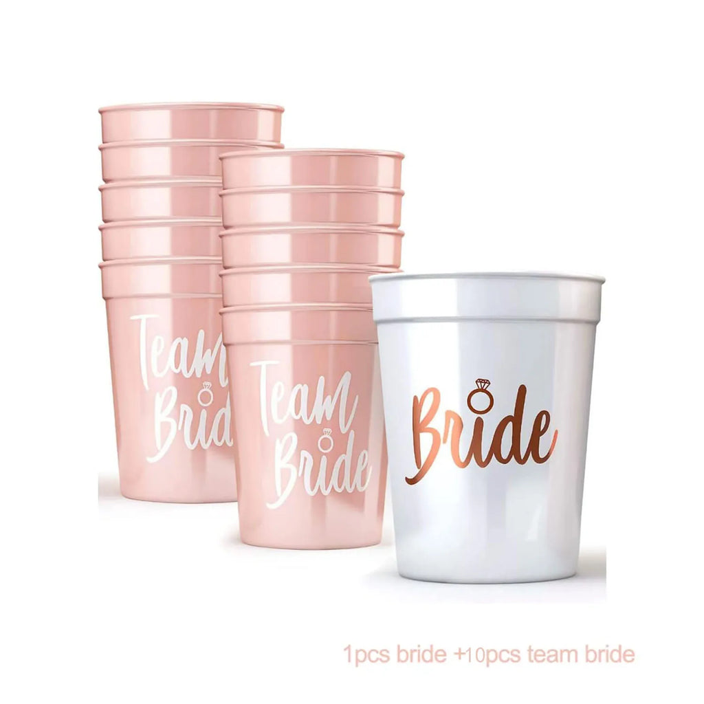 Lot de tasses en plastique pour enterrement de vie de jeune fille - Équipe de la mariée - Cadeau de douche nuptiale - Articles de fête pour enterrement de vie de jeune fille - Décoration de mariage