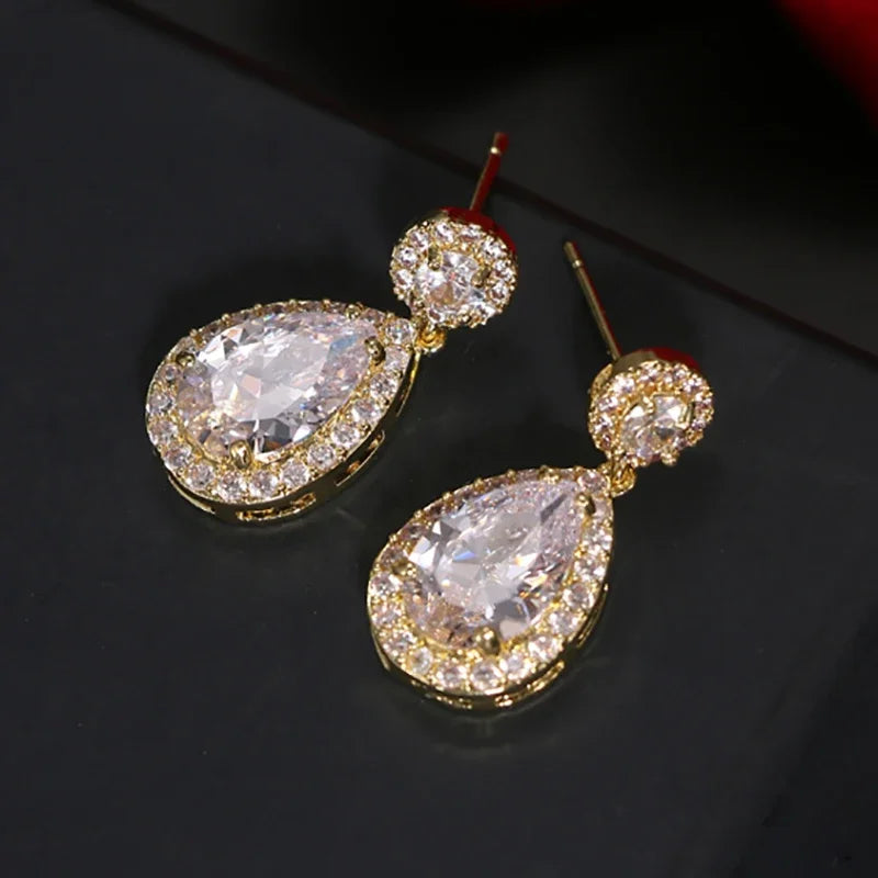 Boucles d'oreilles pendantes en zircon cubique romantique – Bijoux de mariage de mariée