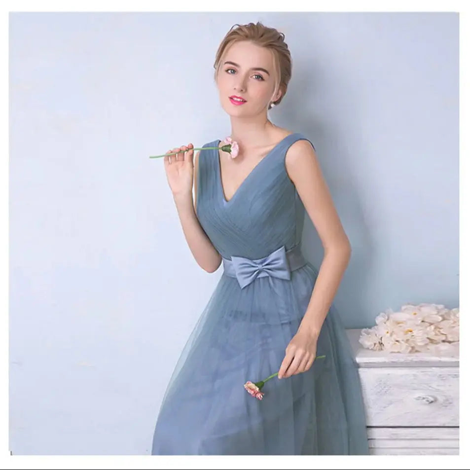 Élégante Robe de Demoiselle d'honneur Gris Bleu Simple 4 styles sans Manches Femme Classique Tulle Ceinture Satin Lacets Nœud Robe de Bal Ligne A