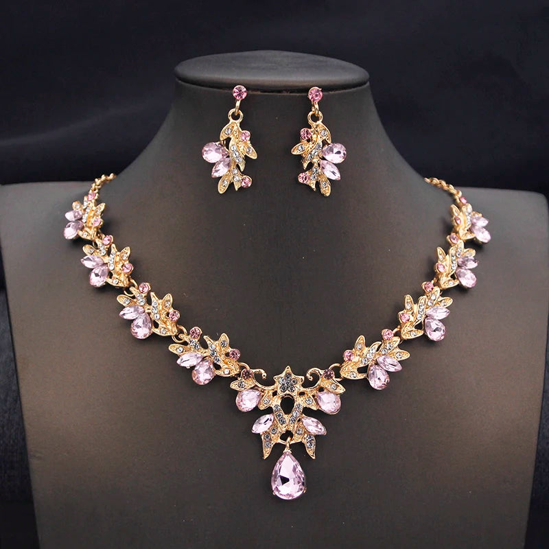 Parure de bijoux de mariée Couronne de princesse — Collier, boucles d'oreilles et couronne