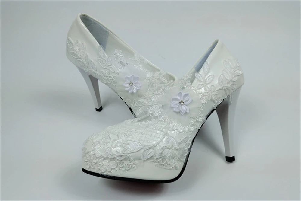 Printemps, bout rond, imperméables, plateformes, lacets, strass, talons bas, chaussures de mariée, talons aiguilles fins, chaussures habillées, grandes tailles pour femmes