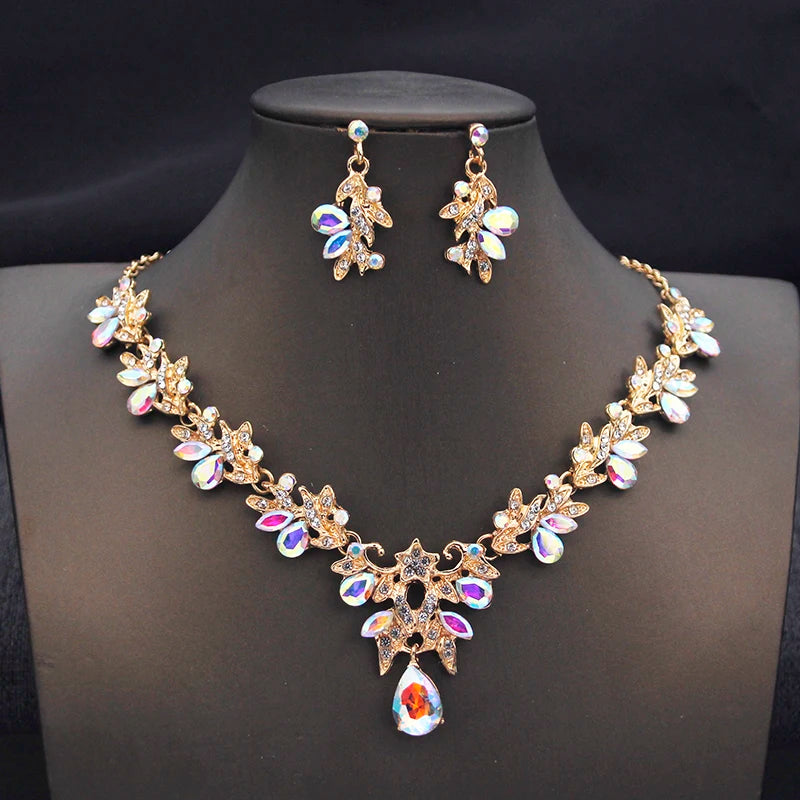 Parure de bijoux de mariée Couronne de princesse — Collier, boucles d'oreilles et couronne