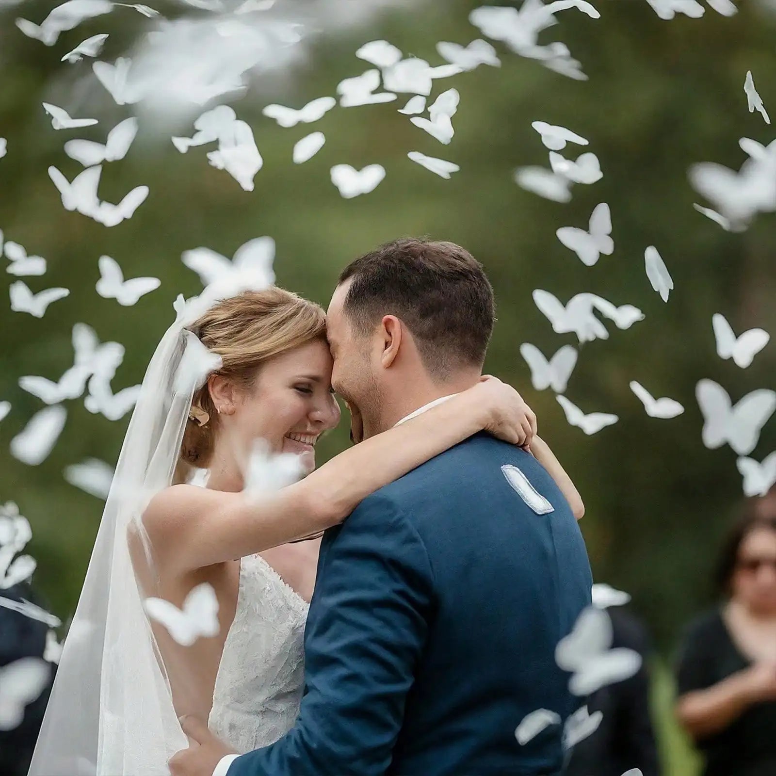 Confettis Papillons Blancs pour Mariage Douche Nuptiale Enterrement de Vie de Jeune Fille Décoration de Mariage Idée de Sortie Allée Confettis en Vrac