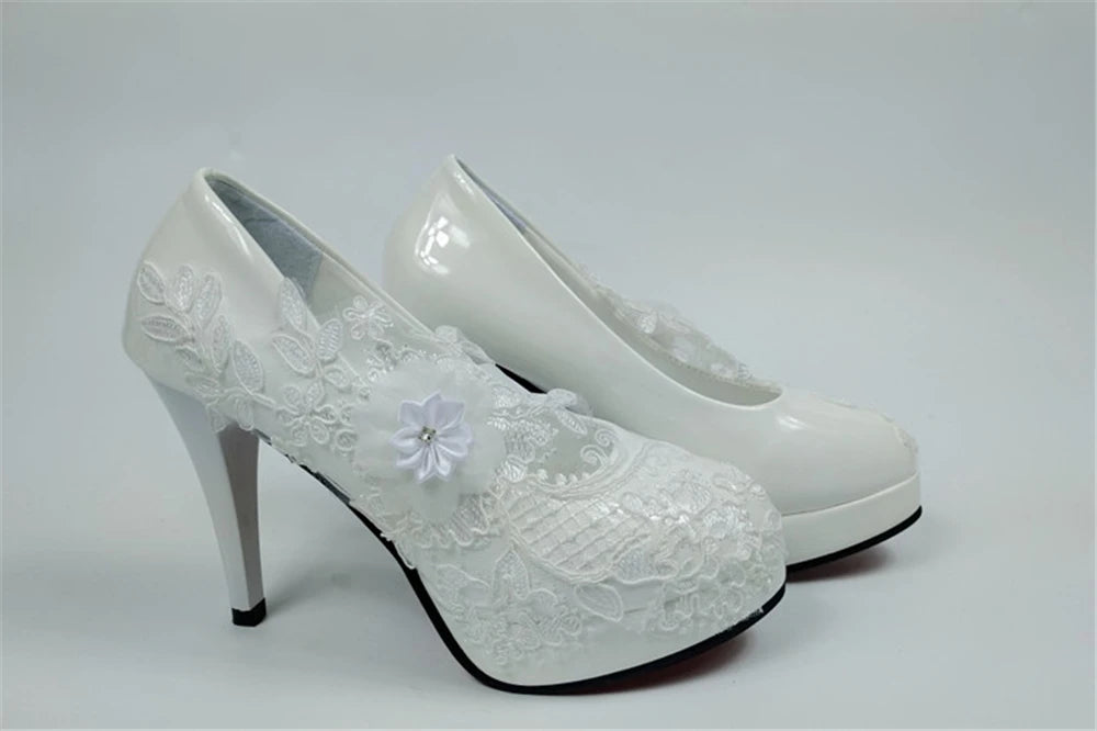Printemps, bout rond, imperméables, plateformes, lacets, strass, talons bas, chaussures de mariée, talons aiguilles fins, chaussures habillées, grandes tailles pour femmes