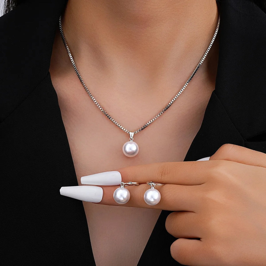 Parure collier et boucles d'oreilles de mariée perles et strass — 3 pièces