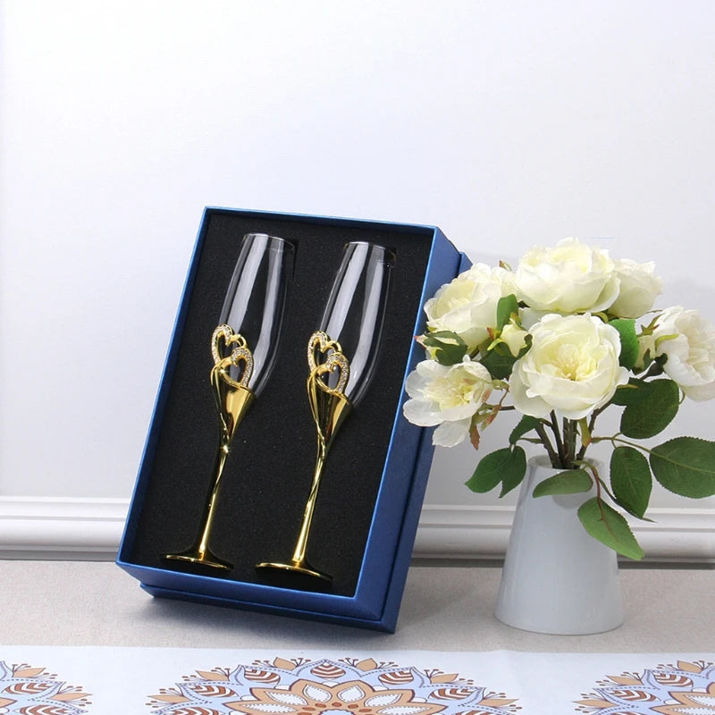 Verres à vin de mariage faits à la main Mariée et Marié Flûtes à champagne Accessoires de mariage Cadeau de Saint-Valentin (Cœurs Dorés, lot de 2)